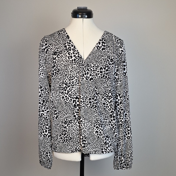 Michael Kors Black White Animal Print V-Neck Blouse Long Sleeve Women’s Size M - Picture 2 of 12
